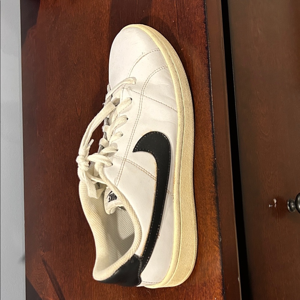 Nike White and Black Casual Sneaker